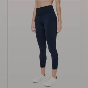 EUC Lululemon Fast & Free 7/8 Tight II *Non-Reflective Nulux 25"True Navy Sz 4